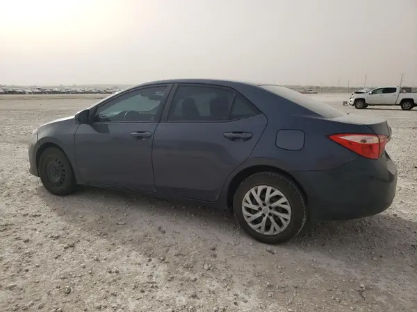 5YFBURHE7HP681891 2017 TOYOTA COROLLA - Image 2