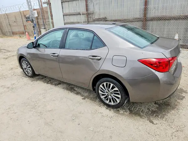 5YFBURHE7HP684323 2017 TOYOTA COROLLA - Image 2