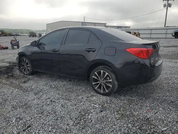 5YFBURHE7HP685746 2017 TOYOTA COROLLA - Image 2