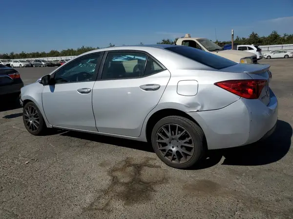 5YFBURHE7HP685889 2017 TOYOTA COROLLA - Image 2