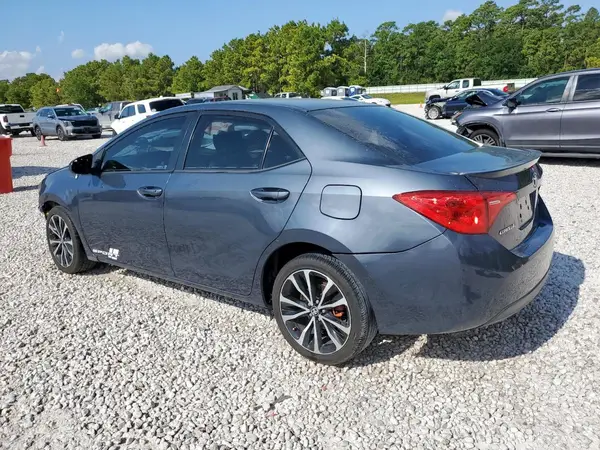 5YFBURHE7HP686444 2017 TOYOTA COROLLA - Image 2