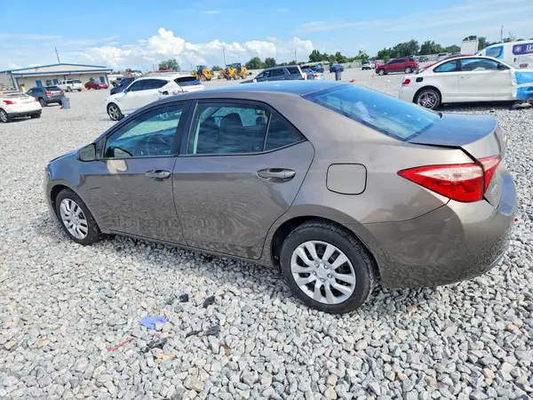 5YFBURHE7HP688937 2017 TOYOTA COROLLA - Image 2