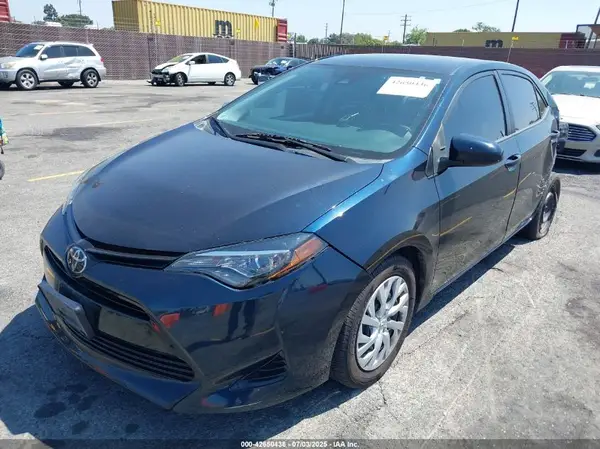 5YFBURHE7HP691224 2017 TOYOTA COROLLA - Image 2