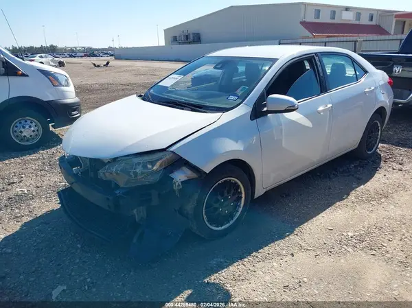 5YFBURHE7HP691563 2017 TOYOTA COROLLA - Image 2