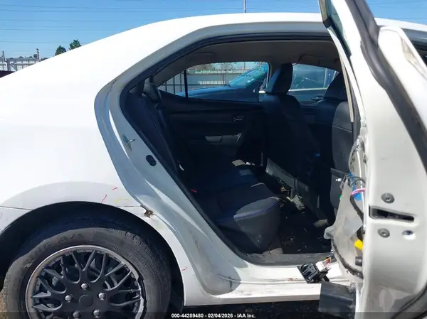 5YFBURHE7HP691563 2017 TOYOTA COROLLA - Image 8