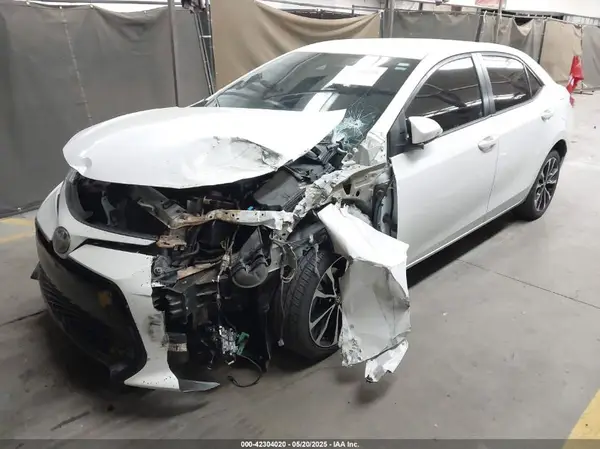 5YFBURHE7HP693037 2017 TOYOTA COROLLA - Image 2