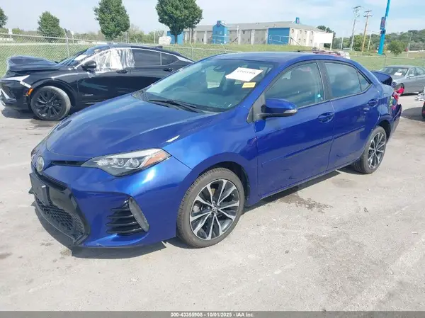 5YFBURHE7HP695872 2017 TOYOTA COROLLA - Image 2