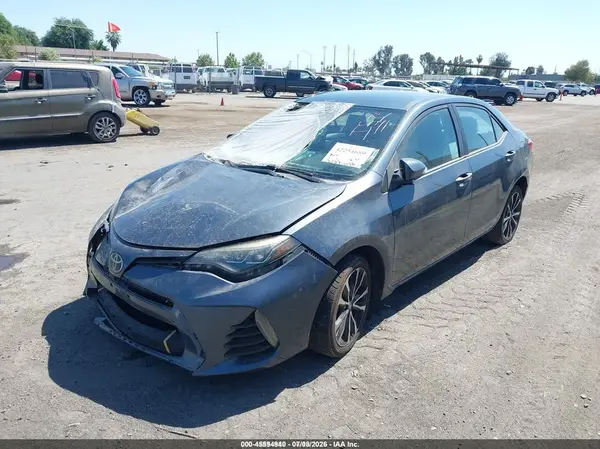 5YFBURHE7HP696665 2017 TOYOTA COROLLA - Image 2