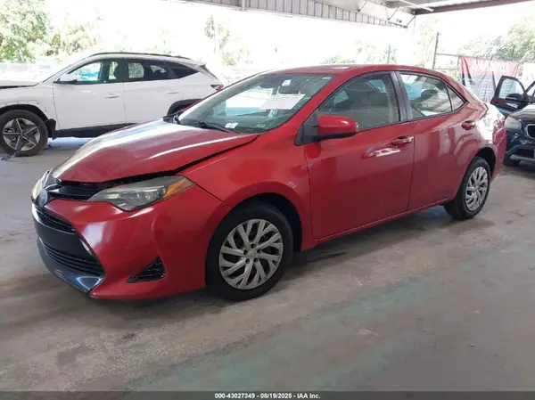 5YFBURHE7HP697427 2017 TOYOTA COROLLA - Image 2