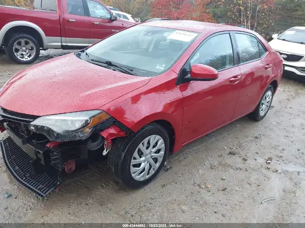 5YFBURHE7HP698657 2017 TOYOTA COROLLA - Image 2