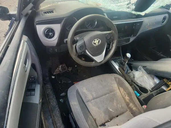 5YFBURHE7HP700665 2017 TOYOTA COROLLA - Image 8