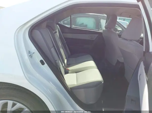 5YFBURHE7HP700939 2017 TOYOTA COROLLA - Image 8