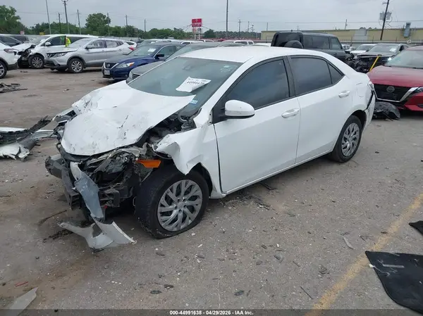 5YFBURHE7HP702674 2017 TOYOTA COROLLA - Image 2