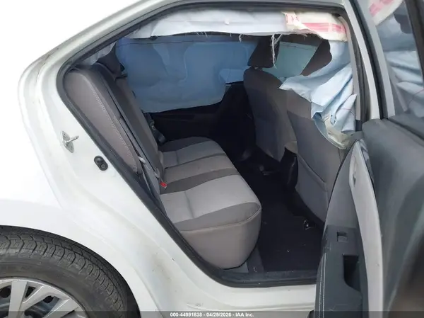 5YFBURHE7HP702674 2017 TOYOTA COROLLA - Image 8