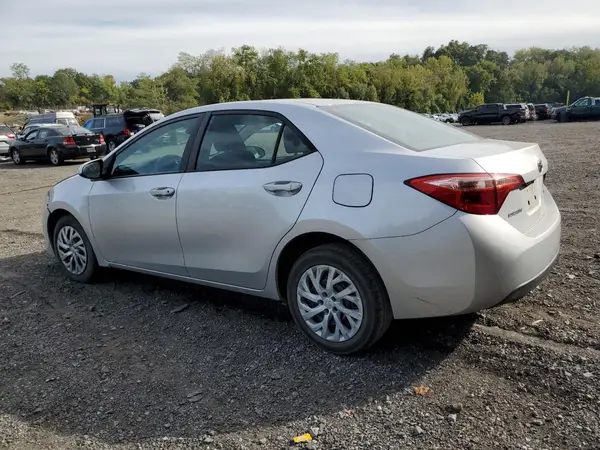 5YFBURHE7HP703002 2017 TOYOTA COROLLA - Image 2