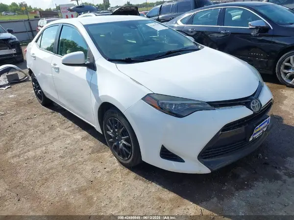 5YFBURHE7HP703291 2017 TOYOTA COROLLA - Image 1