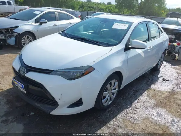 5YFBURHE7HP703291 2017 TOYOTA COROLLA - Image 2