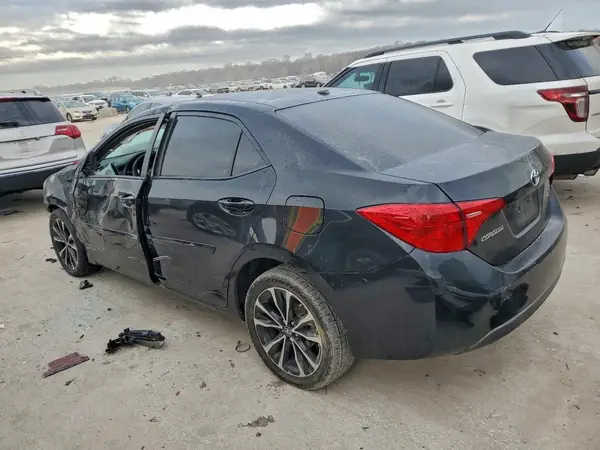 5YFBURHE7HP703775 2017 TOYOTA COROLLA - Image 2