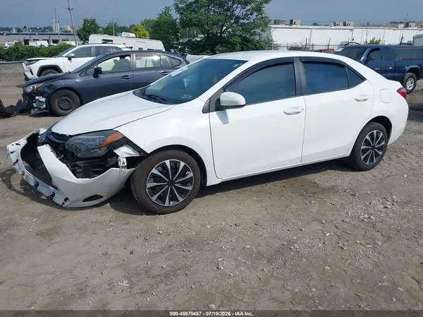 5YFBURHE7HP703954 2017 TOYOTA COROLLA - Image 2