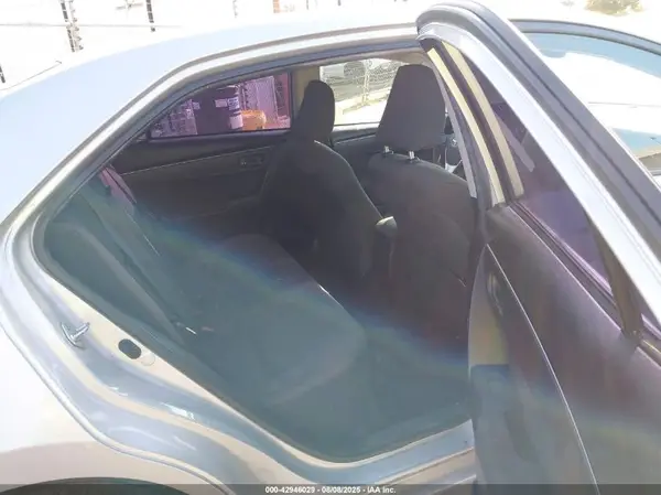 5YFBURHE7HP705493 2017 TOYOTA COROLLA - Image 8