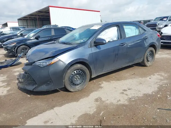 5YFBURHE7HP708524 2017 TOYOTA COROLLA - Image 2