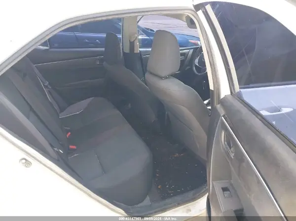 5YFBURHE7HP709415 2017 TOYOTA COROLLA - Image 8