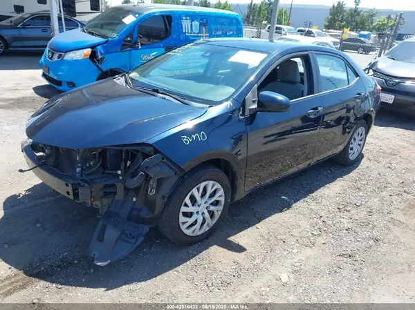 5YFBURHE7HP710208 2017 TOYOTA COROLLA - Image 2