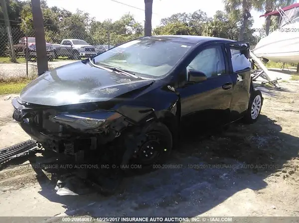 5YFBURHE7HP710788 2017 TOYOTA COROLLA - Image 2