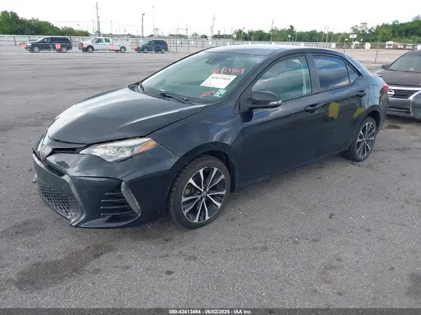 5YFBURHE7HP710922 2017 TOYOTA COROLLA - Image 2