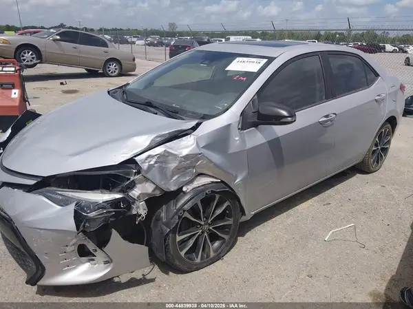 5YFBURHE7HP711178 2017 TOYOTA COROLLA - Image 2