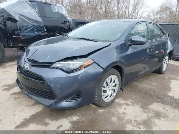 5YFBURHE7HP712184 2017 TOYOTA COROLLA - Image 2