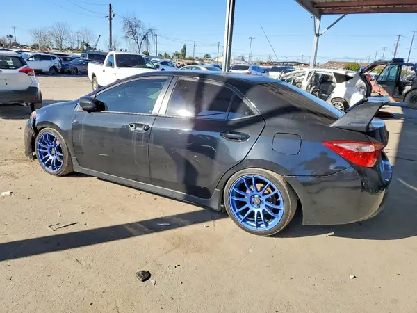 5YFBURHE7HP713416 2017 TOYOTA COROLLA - Image 2