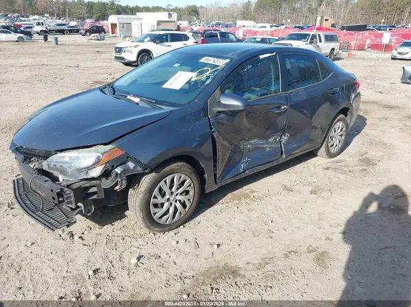 5YFBURHE7HP714324 2017 TOYOTA COROLLA - Image 2