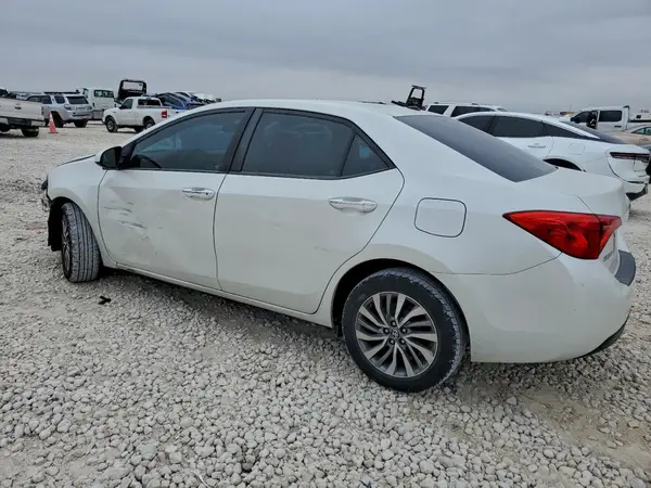 5YFBURHE7HP714923 2017 TOYOTA COROLLA - Image 2