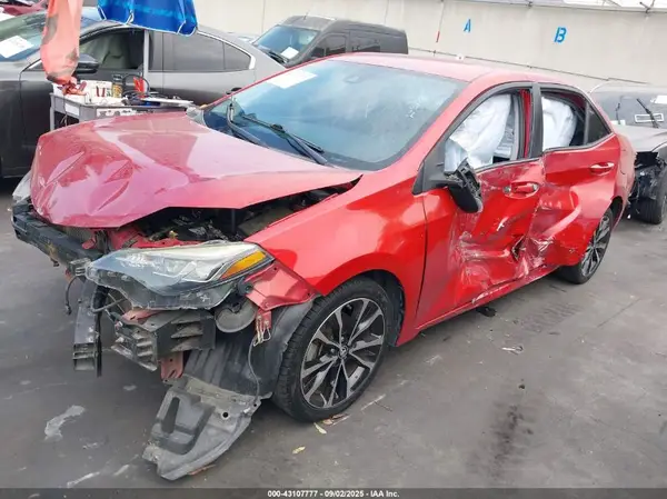 5YFBURHE7HP716655 2017 TOYOTA COROLLA - Image 2