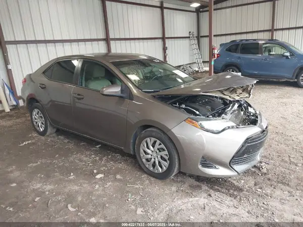5YFBURHE7HP718129 2017 TOYOTA COROLLA - Image 1