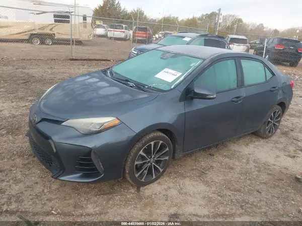 5YFBURHE7HP718812 2017 TOYOTA COROLLA - Image 2
