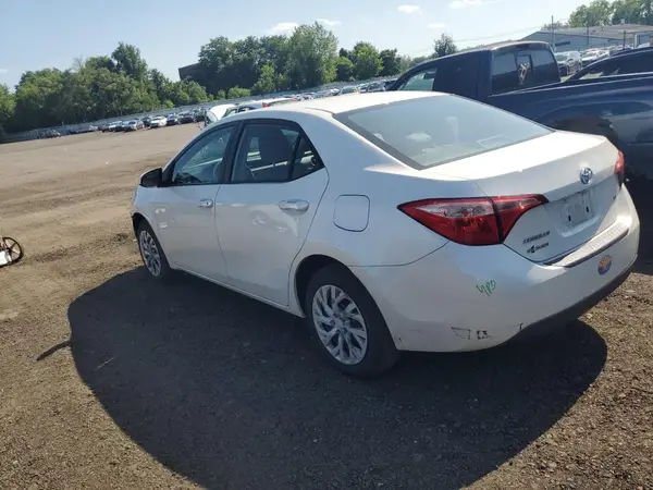 5YFBURHE7HP718955 2017 TOYOTA COROLLA - Image 2