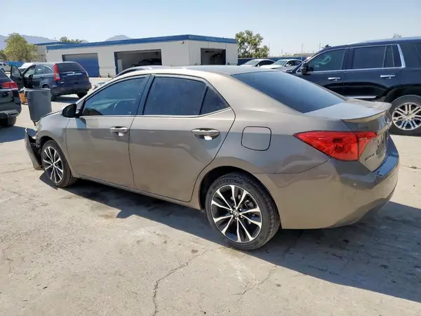 5YFBURHE7HP719152 2017 TOYOTA COROLLA - Image 2