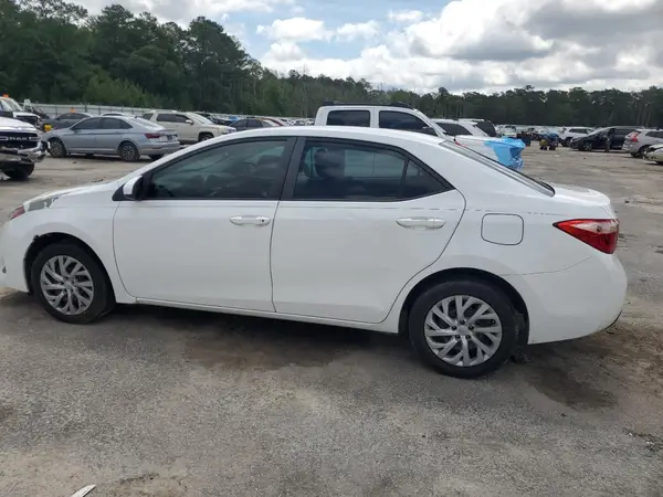 5YFBURHE7HP719331 2017 TOYOTA COROLLA - Image 2