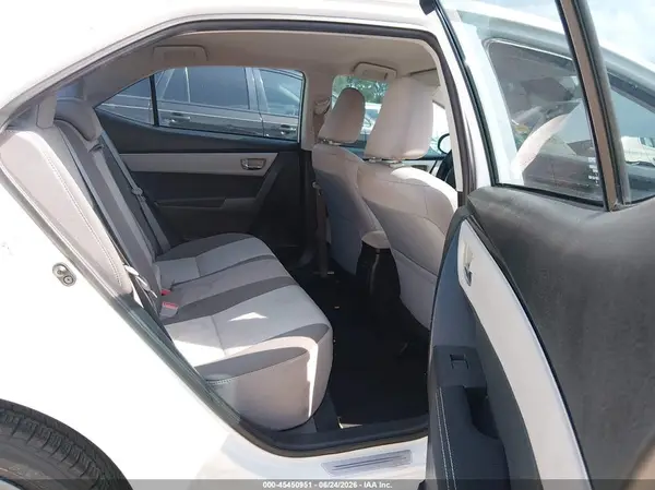 5YFBURHE7HP720320 2017 TOYOTA COROLLA - Image 8