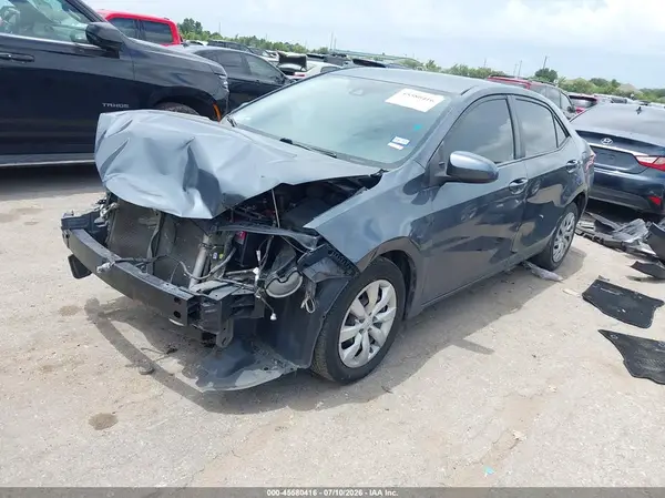 5YFBURHE7HP720561 2017 TOYOTA COROLLA - Image 2
