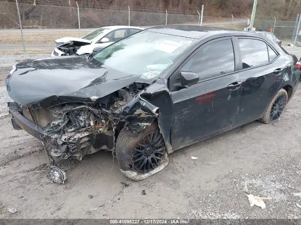 5YFBURHE7HP724366 2017 TOYOTA COROLLA - Image 2