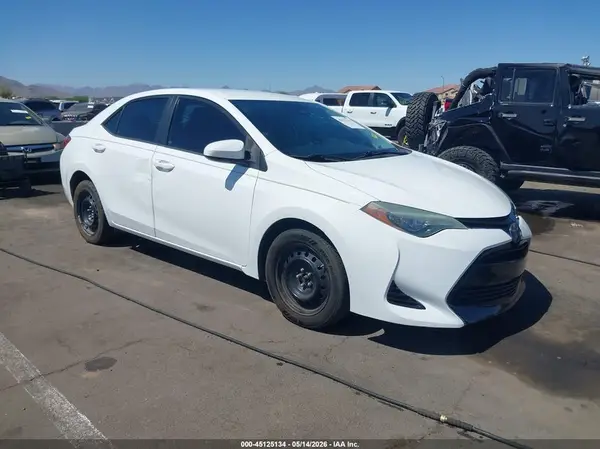 5YFBURHE7HP725484 2017 TOYOTA COROLLA - Image 1