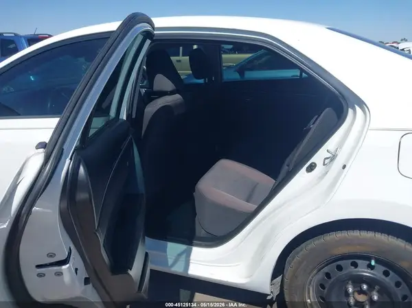 5YFBURHE7HP725484 2017 TOYOTA COROLLA - Image 8