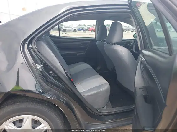 5YFBURHE7HP728238 2017 TOYOTA COROLLA - Image 8