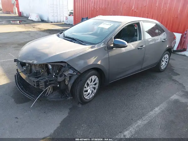 5YFBURHE7HP728465 2017 TOYOTA COROLLA - Image 2