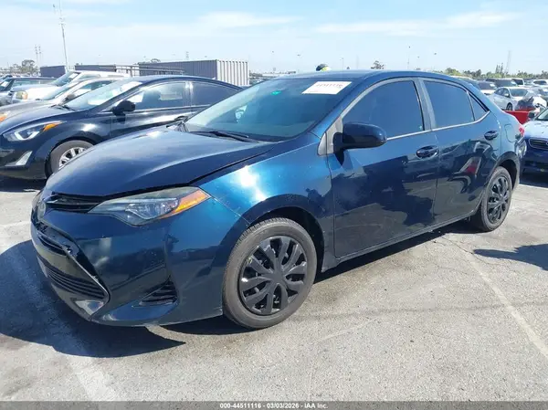 5YFBURHE7HP730393 2017 TOYOTA COROLLA - Image 2