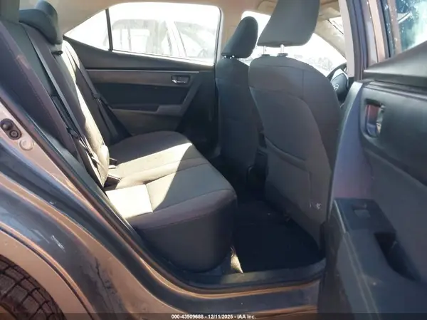 5YFBURHE7HP732483 2017 TOYOTA COROLLA - Image 8