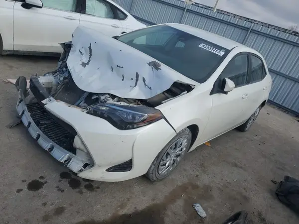 5YFBURHE7HP733424 2017 TOYOTA COROLLA - Image 1